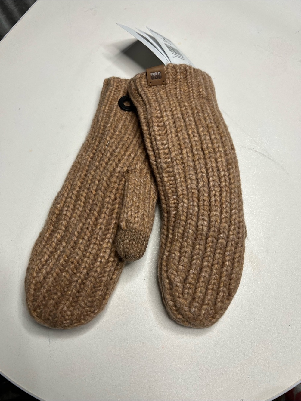 UGG Men's Ribbed Knit Mittens - Camel